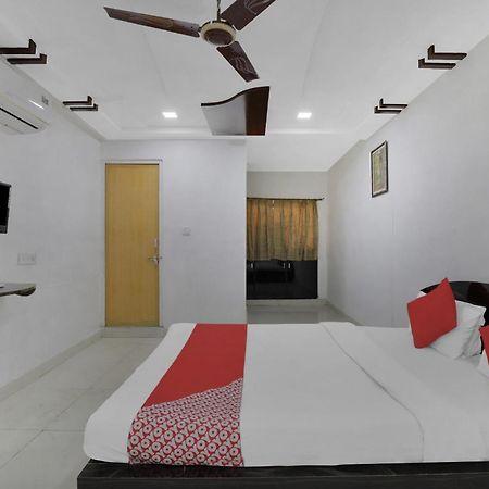 Hotel O Rudra Palace Ahmadabad Zewnętrze zdjęcie