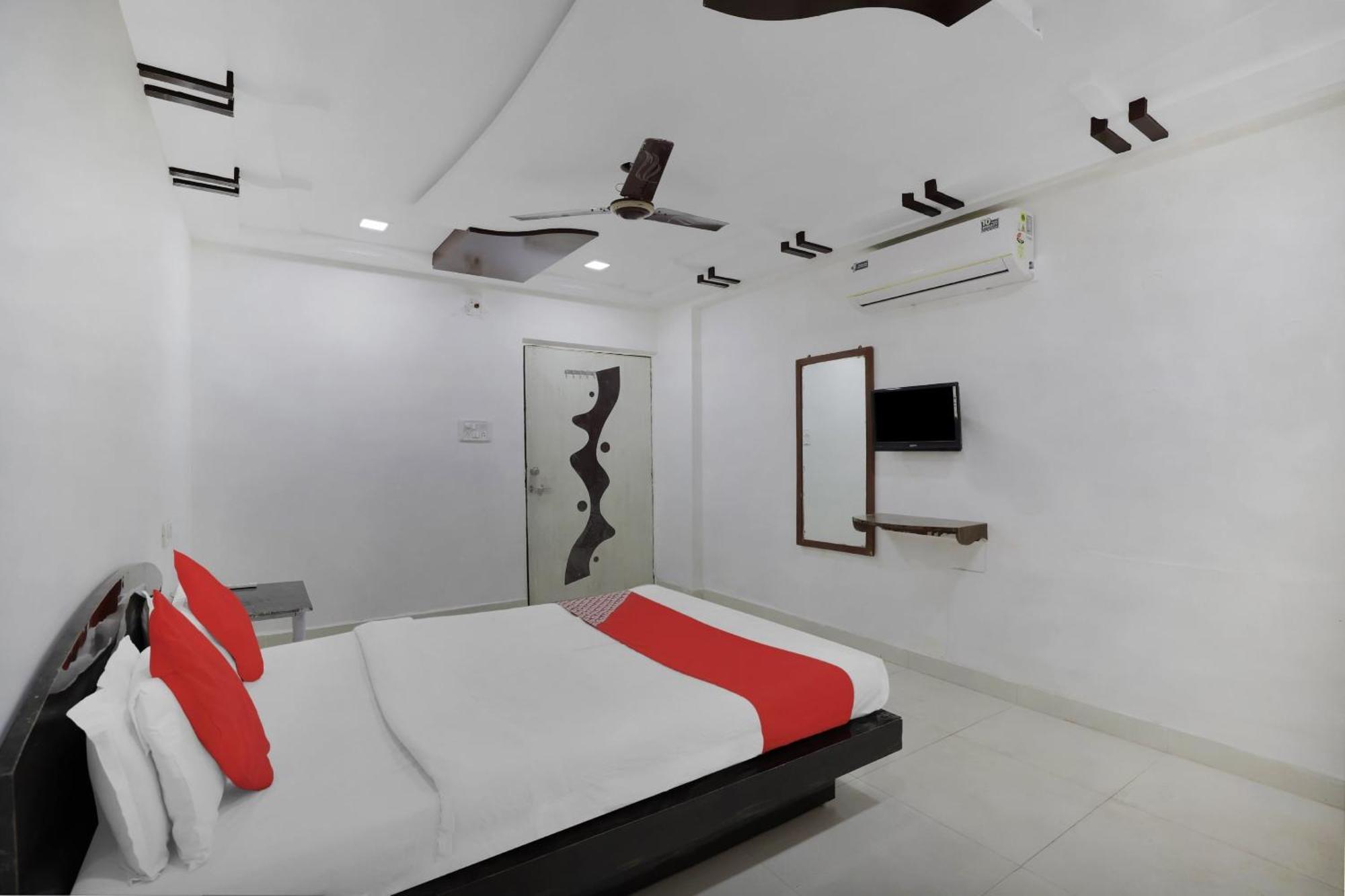 Hotel O Rudra Palace Ahmadabad Zewnętrze zdjęcie
