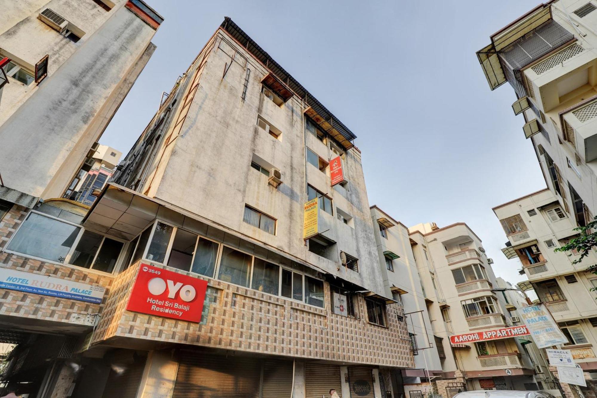 Hotel O Rudra Palace Ahmadabad Zewnętrze zdjęcie
