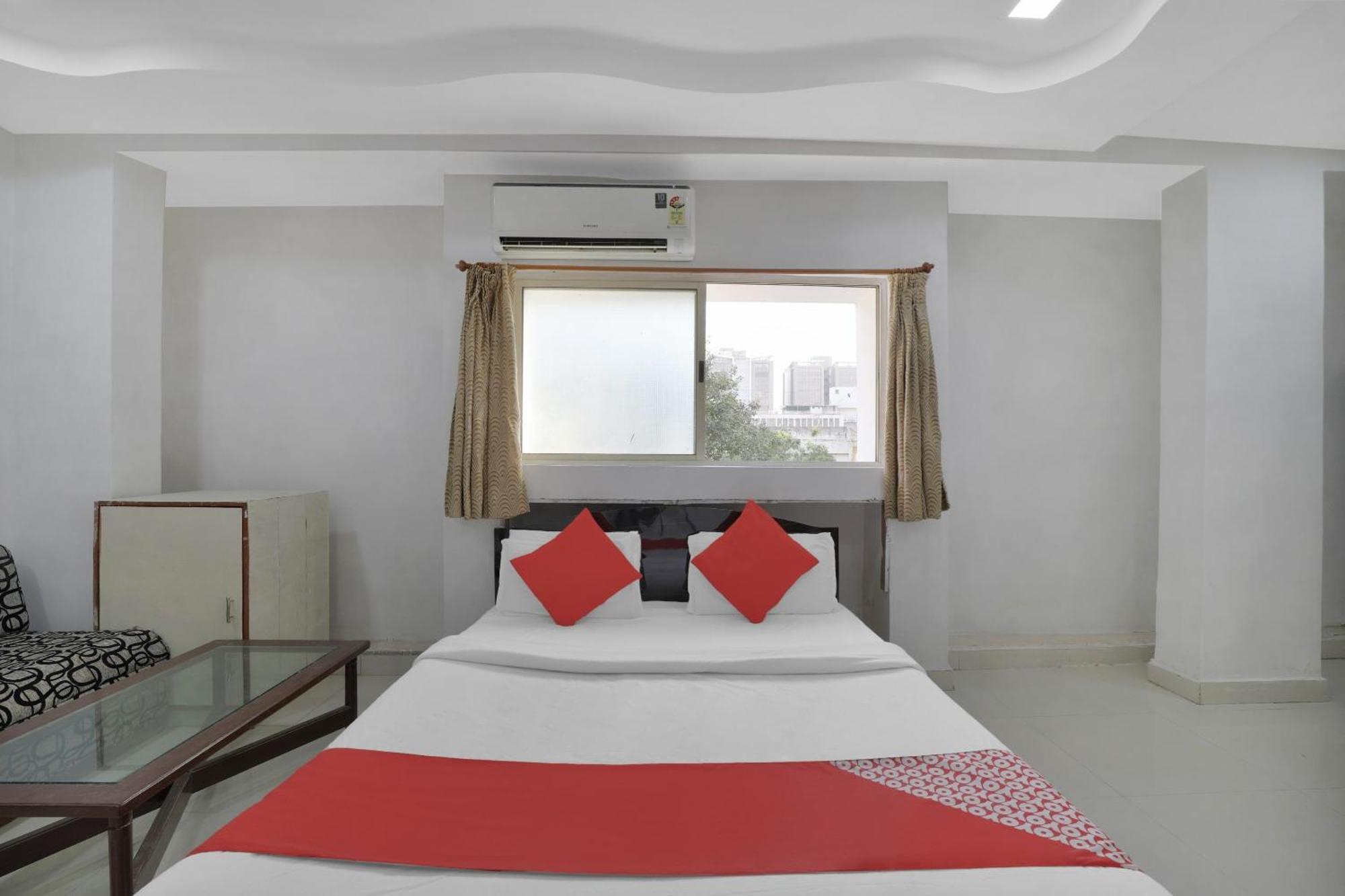 Hotel O Rudra Palace Ahmadabad Zewnętrze zdjęcie